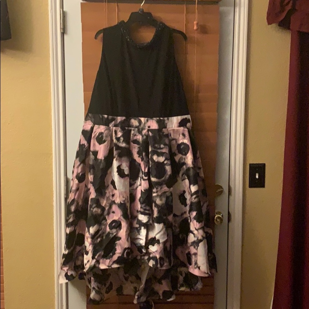 Sleeveless cocktail dress